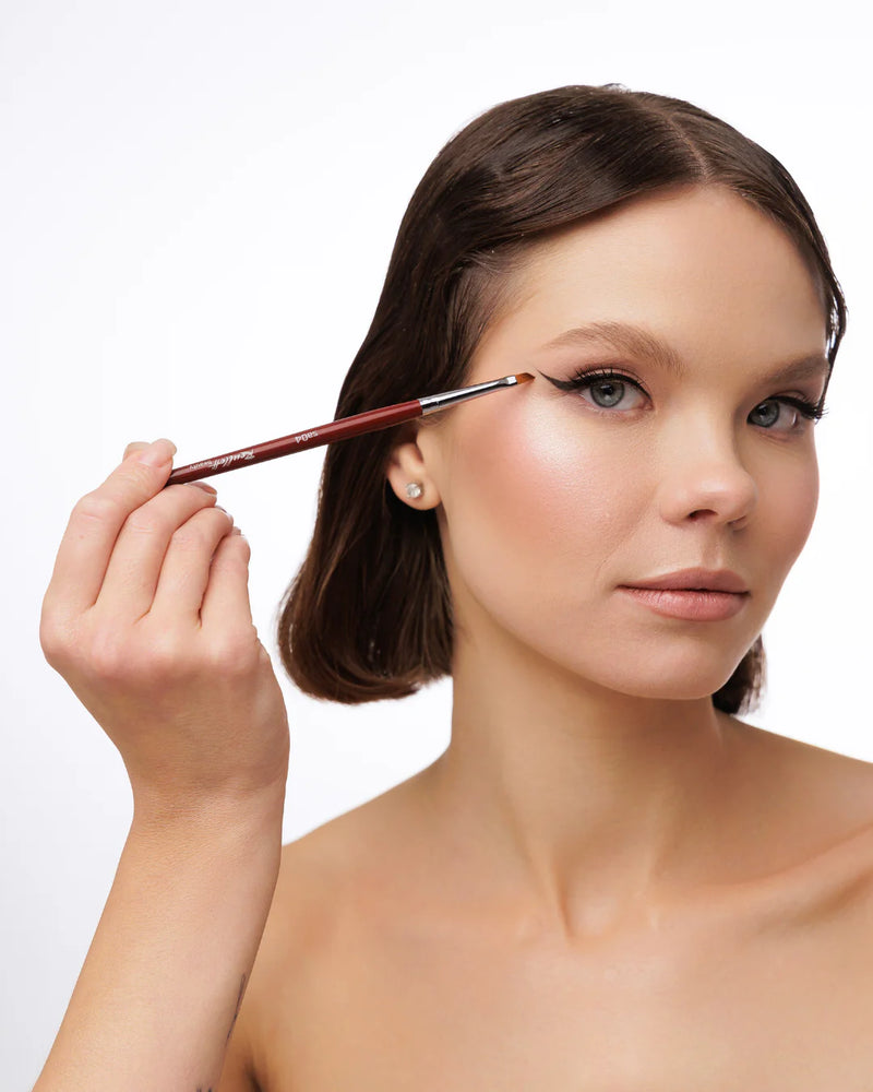 MAKEUP EYES, BROWS & LIPS