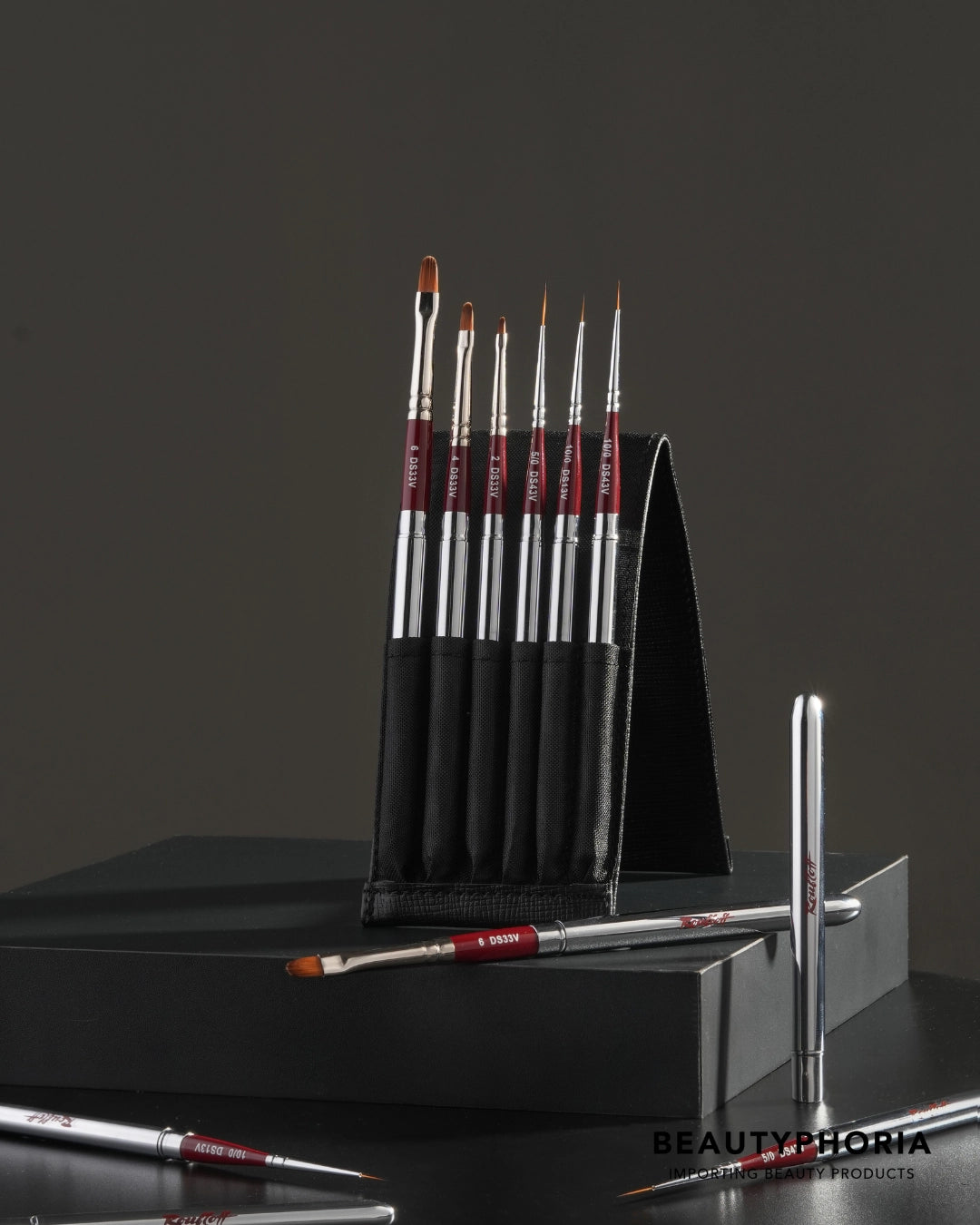 Exclusive Nail Brush Set with Caps Nº3